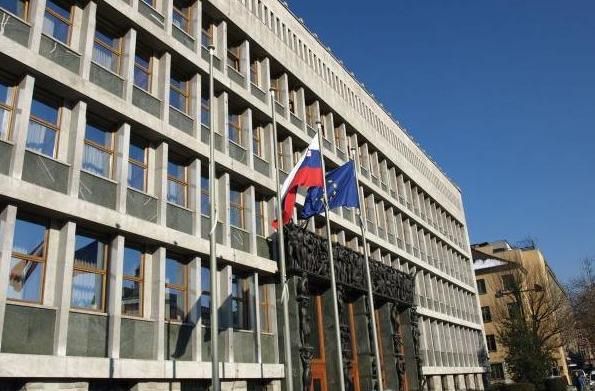 Словенската консервативна опозиция подаде искане до Конституционния съд на страната
