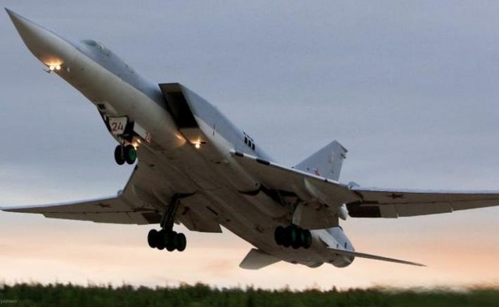 Руски военен самолет кацна извънредно на гражданското летище Пулково в