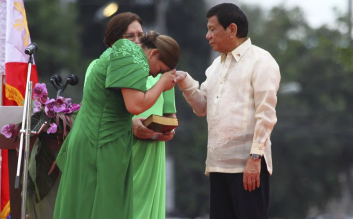 Дъщерята на филипинския президент положи клетва като вицепрезидентСара Дутерте положи