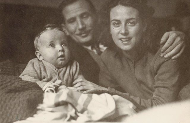 Александър Николов със семейството си