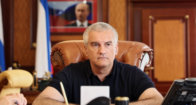 Русия заяви днес че изгражда укрепления на анексирания Кримски полуостров