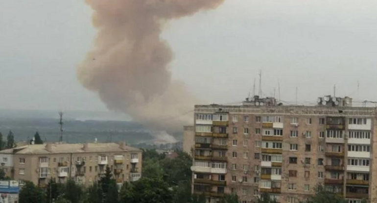 Руските сили удариха цистерна с азотна киселина в химически завод