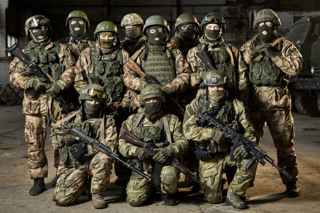 Русия освобождава задържани да се бият в Украйна повече от