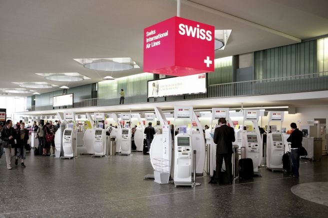 На швейцарските летища ще бъдат премахнати паспортните проверки на хората