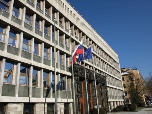 В Словения днес избират нов парламент Социологическите проучвания сочат оспорвана