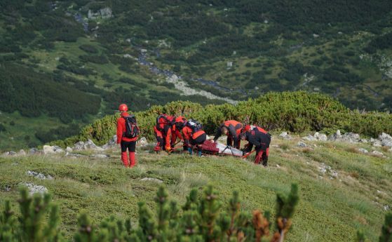 Отряд на Планинската спасителна служба издирва мъж и жена които