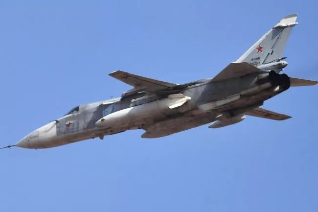 Украинските защитници днес свалиха още един руски бомбардировач Су-24, който