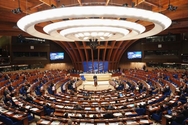 Комитетът на министрите на Съвета на Европа реши днес временно