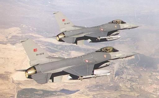 Турски военни самолети бомбардираха райони в Иракски Кюрдистан съобщи Шафак