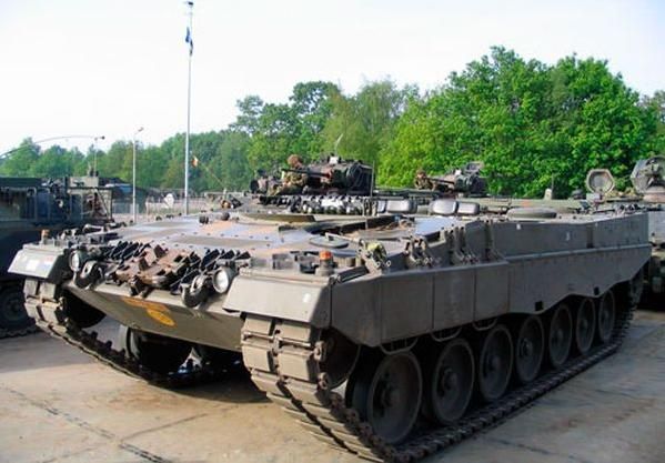 Германия е доставила на Украйна обещаните 18 бойни танка Леопард