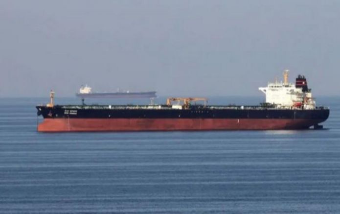 В петролния танкер, задържан от Иран край бреговете на Оман,