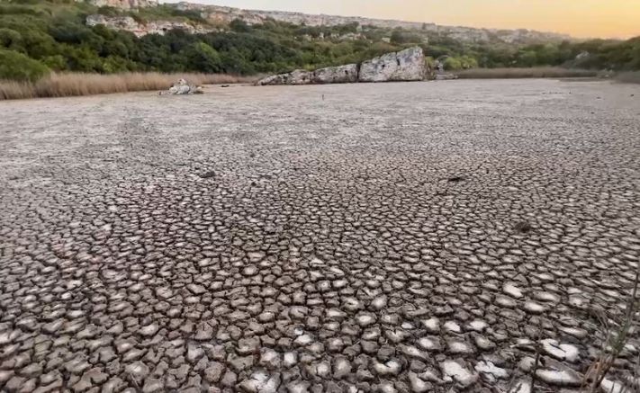 Живописното езеро Наневска тузла в черноморския резерват Тауклиман пресъхна съобщи