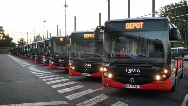 Министерството на вътрешните работи на Франция съобщи че автобусните и