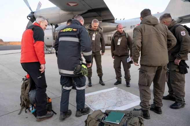 Австрийската армия преустанови спасителните операции в опустошената от земетресението Турция