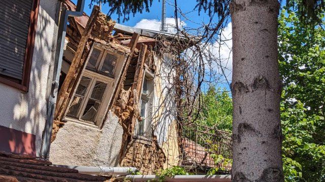 В Прилеп властите събарят родната къща на Димитър Талев. Докато