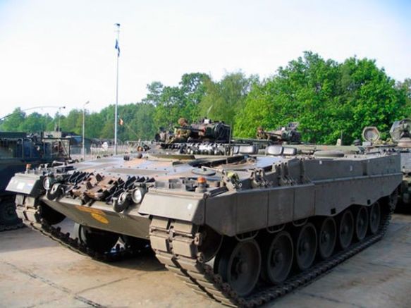 Американски танкове са били транспортирани на железопътни платформи от Гърция