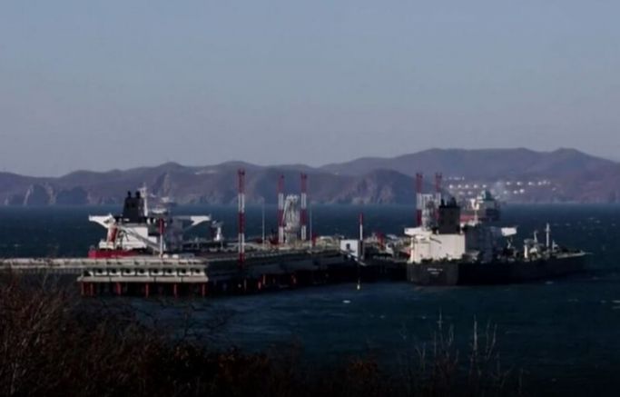 Три танкера с руски петрол са пристигнали в България след