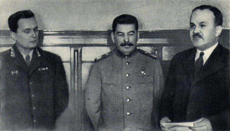 Тито, Сталин и Молотов, Москва, 1945 година