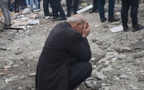 Броят на загиналите при земетресенията в Турция достигна 44 218