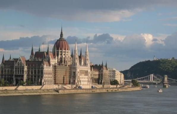 Правителството на Унгария отказа среща с пристигналите в Будапеща американски