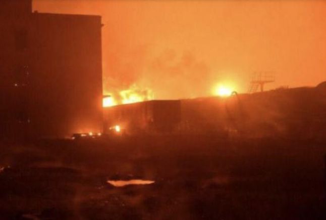Няколко петролни складове са се запалили след атака с дронове