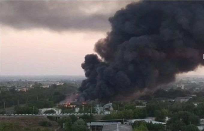 Украински безпилотен самолет е предизвикал пожар в петролна рафинерия в