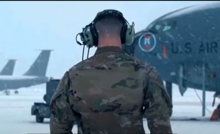 Американски изтребители са прехванали руски военни самолети близо до щата
