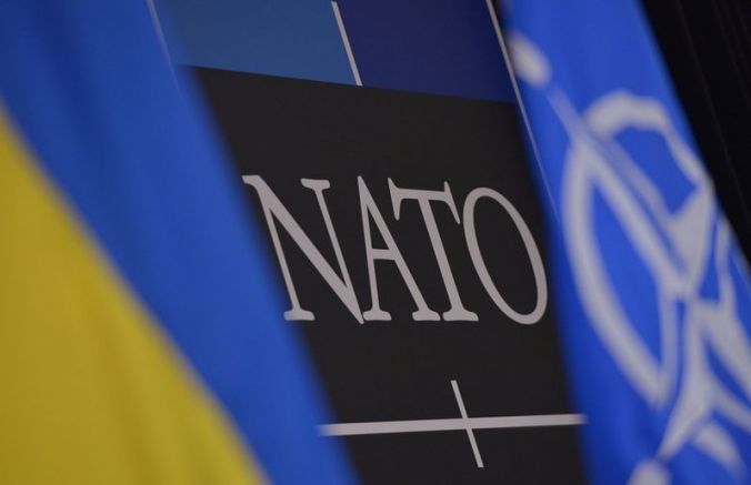 Посланикът на САЩ в НАТО Джулиан Смит каза във вторник