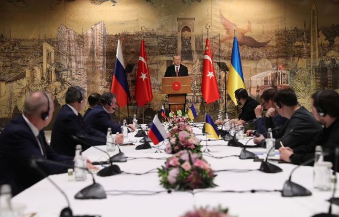Срещата на делегациите на Русия и Украйна участващи в започналите