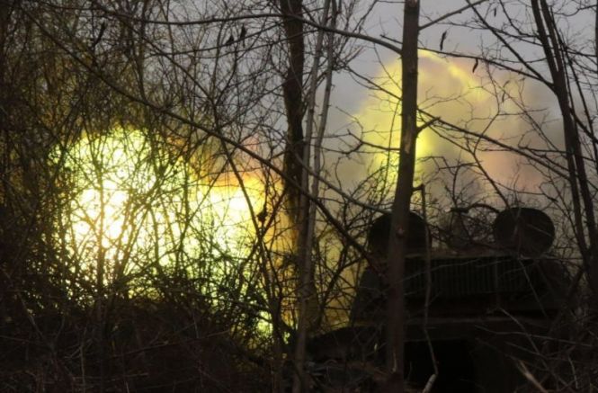 Украинските сили продължават да отблъскват руските атаки край източния град