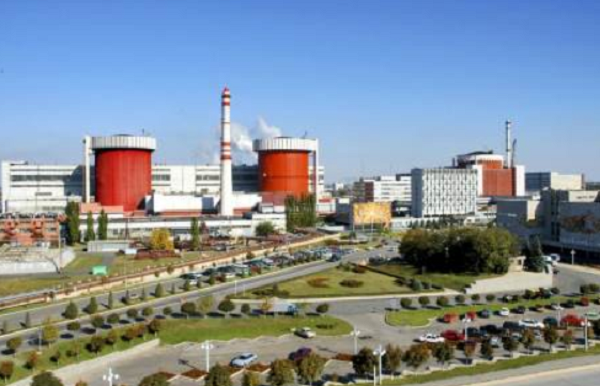 Украинската ядрена компания Енергоатом обвини днес Русия че е обстрелвала