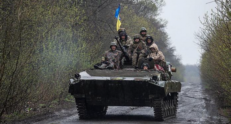 Украинските военни продължават бойните действия на Лиманското направление в Луганска