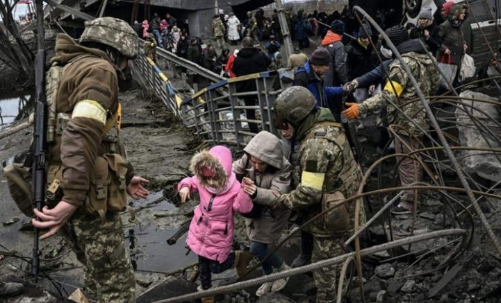 Нов учебник по история с раздел за войната в Украйна