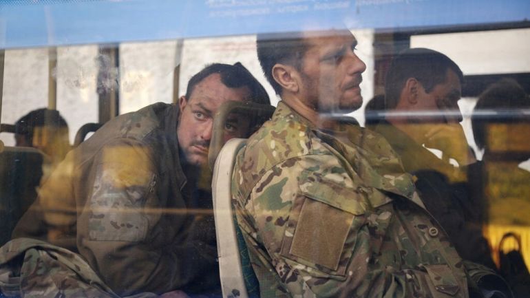 Връщането на командири на Азов в Украйна е нарушение на