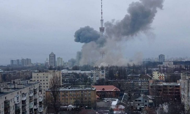 Експлозии са били чути днес в централен квартал на украинската