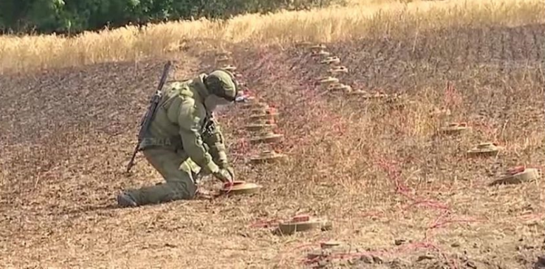 Украинските сили са преодолели обширно минно поле спъващо настъплението им