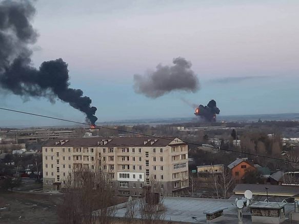 Най-малко три експлозии са били чути в украинската столица Киев