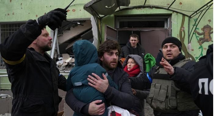 Градските власти в Мариупол обвиниха Русия че е преместила хиляди