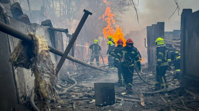 Украйна съобщи че осем души са загинали а повече от