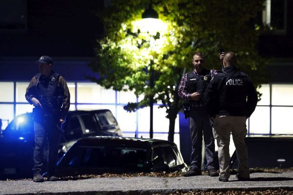 Най малко 22 ма души са убити при стрелба в град Люистън