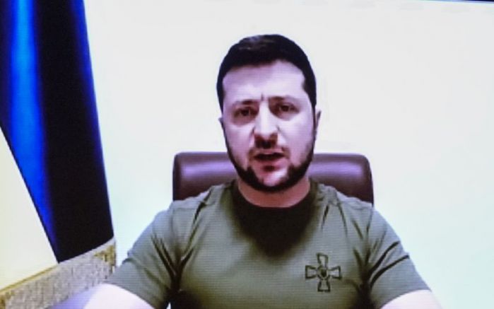 Във видеообръщение към албанския парламент украинският президент Володимир Зеленски призова