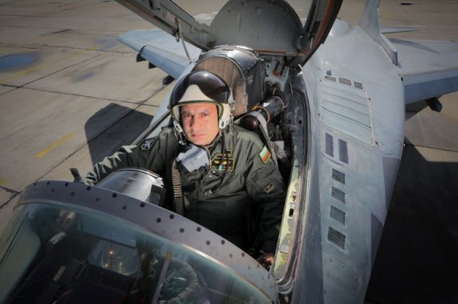 Военно-апелативният съд отмени прекратяването на разследването за смъртта на пилота