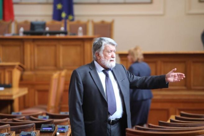 Депутатът от ГЕРБ-СДС Вежди Рашидов се оттегли като шеф на