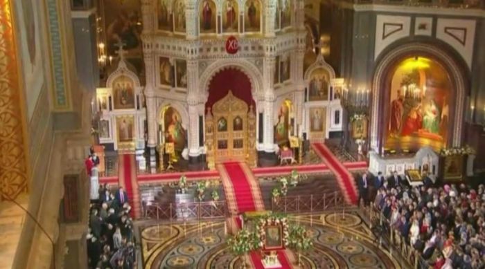 Православният и католическият Великден обикновено се определят на различни дати.