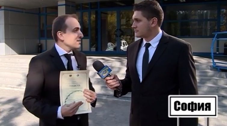 Репортерът Велков получава награда