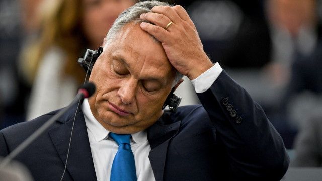 Унгарският министър председател Виктор Орбан е блокирал в петък помощта на