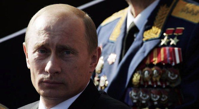 Малко вероятно е руснаците да свалят Путин, колкото по-дълго продължава