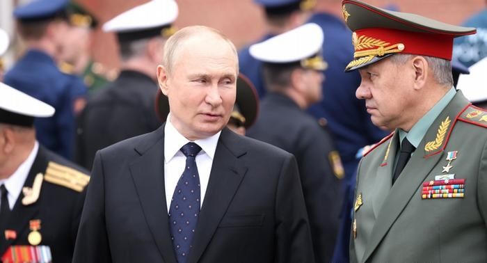 Министърът на отбраната на Руската федерация Сергей Шойгу е връчил
