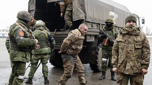 Украинските власти в Киев обещаха да разследват видеоклип който се