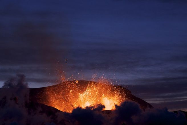 Лавата от вулканичното изригване погълнала части от югозападна Исландия е